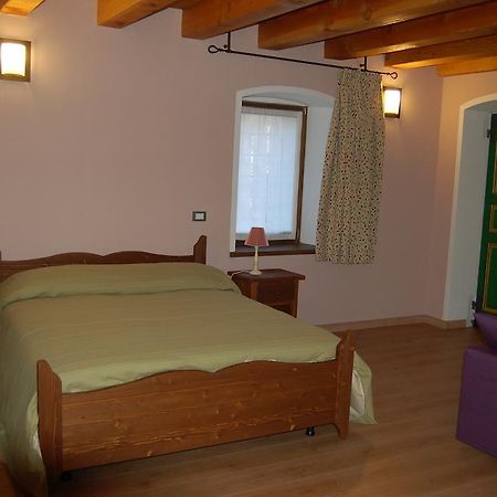 Il Nocciolo Bed and Breakfast Bard Exterior foto